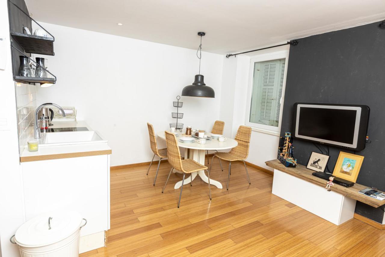 In The Center Apartment