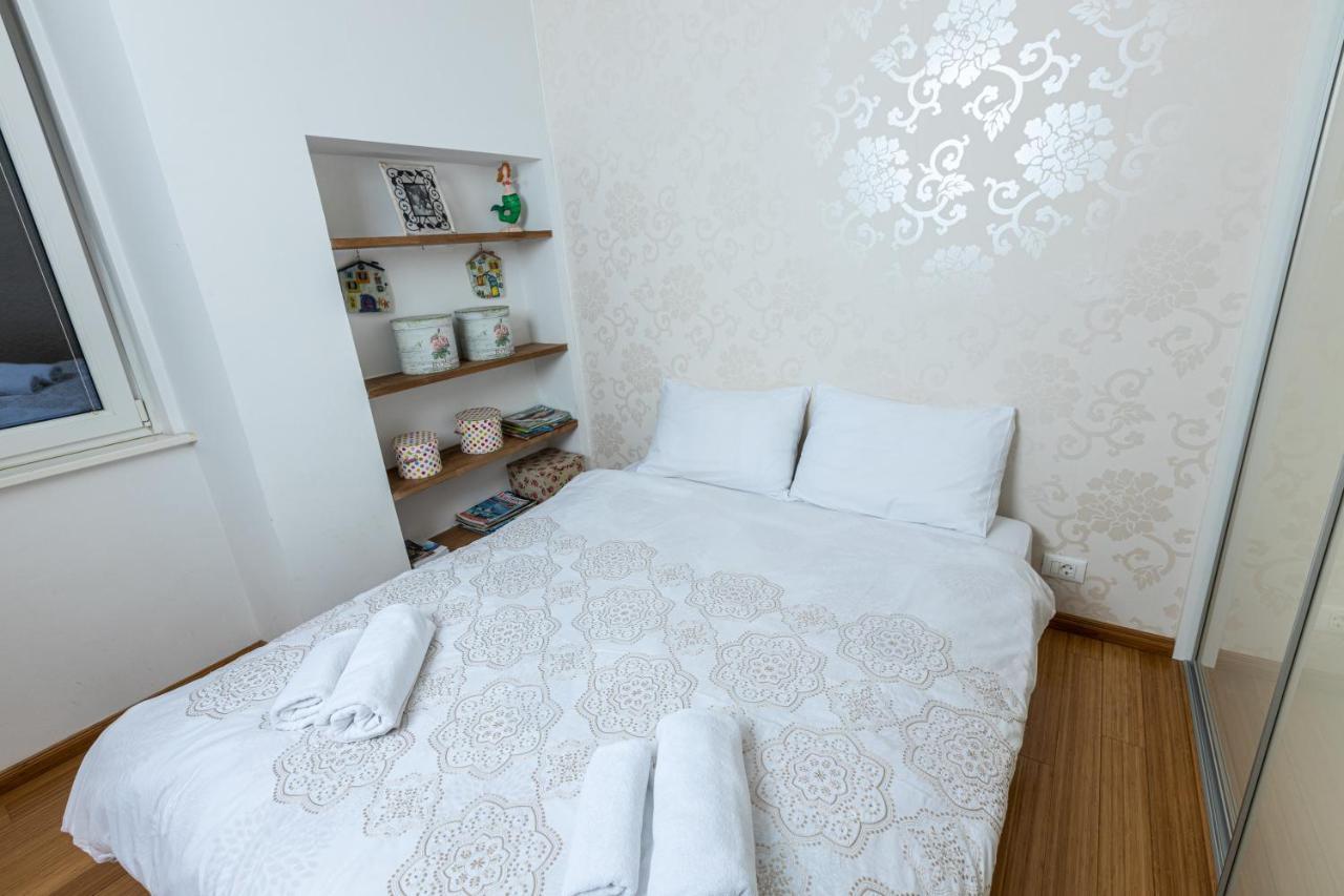 In The Center Apartment *